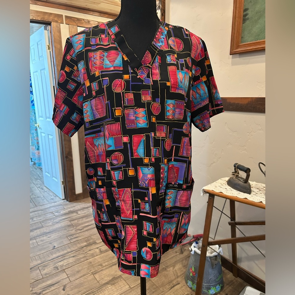 Cherokee Black and Pink Scrub Top Geometric Pattern